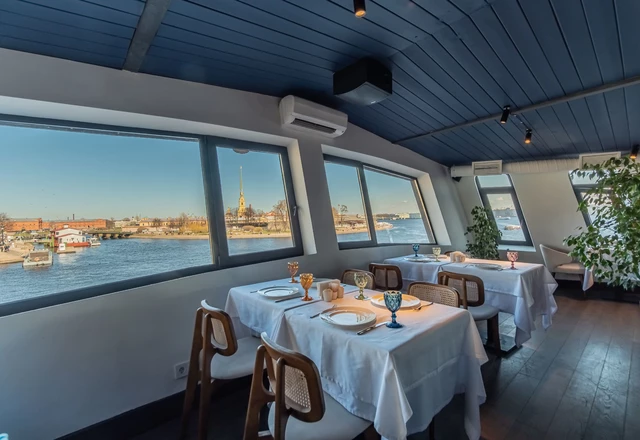 Ресторан-корабль «Магадан»  Event-палуба на 3 этаже корабля - фото 6