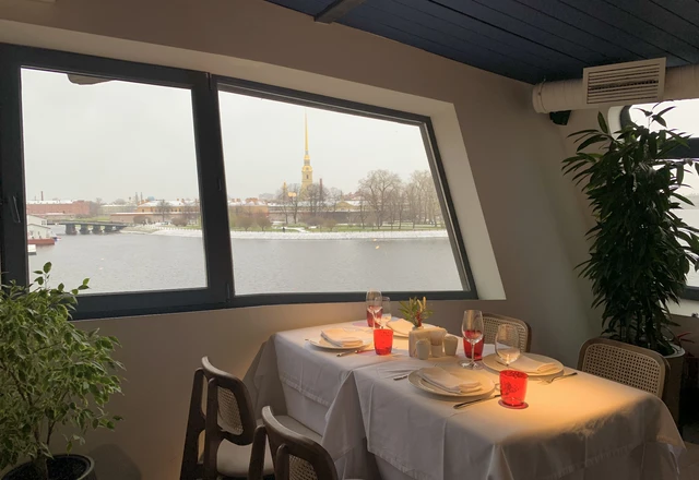 Ресторан-корабль «Магадан»  Event-палуба на 3 этаже корабля - фото 8