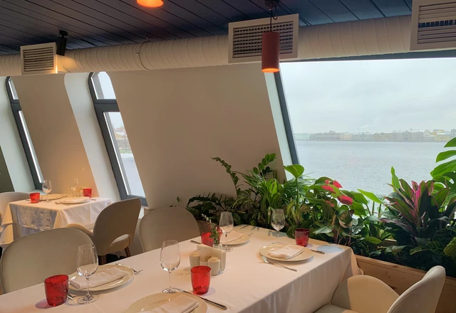 Ресторан-корабль «Магадан»  Event-палуба на 3 этаже корабля - фото 9