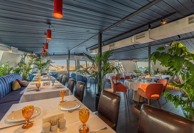 Ресторан-корабль «Магадан»  Event-палуба на 3 этаже корабля - фото 2